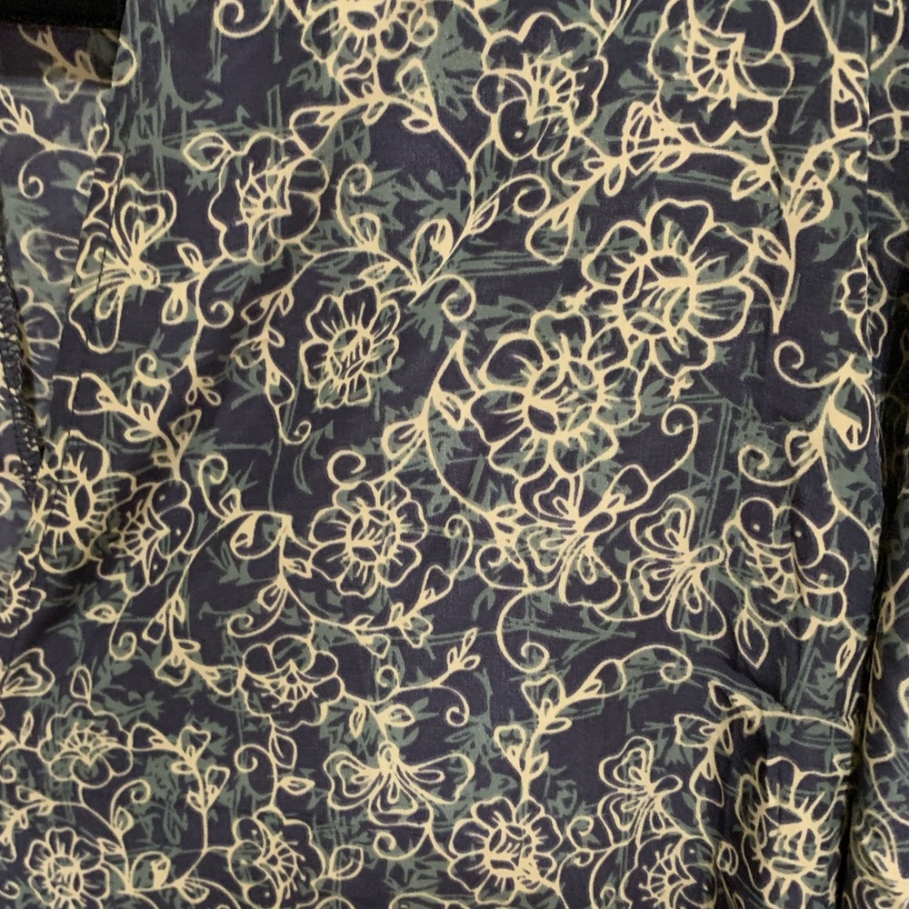 LulaRoe Lindsay - Picture 8 of 14